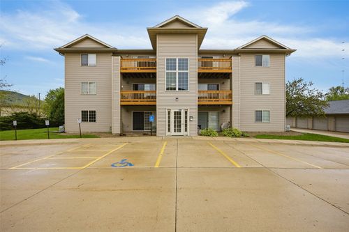 4-600 Colton Circle Ne, Cedar Rapids, IA, 52402 | Card Image