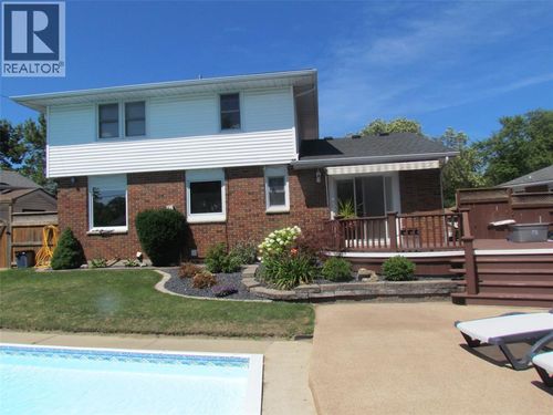 1097 Mcdougall Crt, Sarnia, ON, N7V3X6 | Card Image