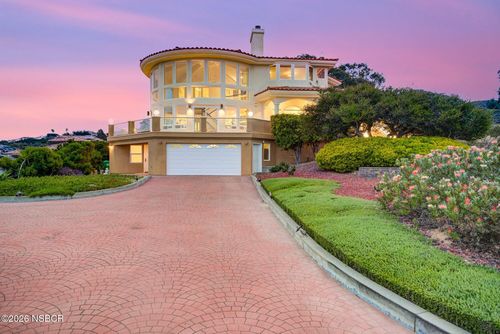 203 Madera Street, Los Osos, CA, 93402 | Card Image