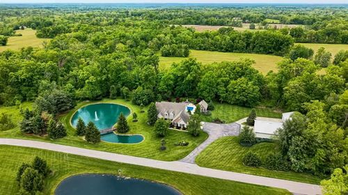 1041 Blue Sky Dr, Goshen, OH, 45122-8443 | Card Image