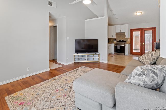 UNIT-3102 - 9140 Timber Path, Condo with 3 bedrooms, 2 bathrooms and null parking in San Antonio TX | Image 4