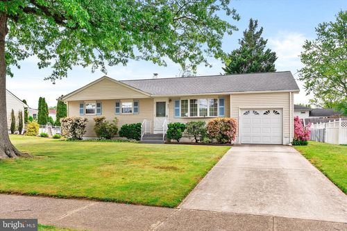 857 Estates Blvd, Hamilton, NJ, 08690-3129 | Card Image