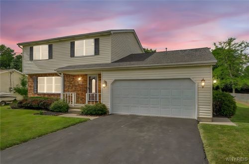 6103 Reger Dr, Lockport, NY, 14094-6303 | Card Image