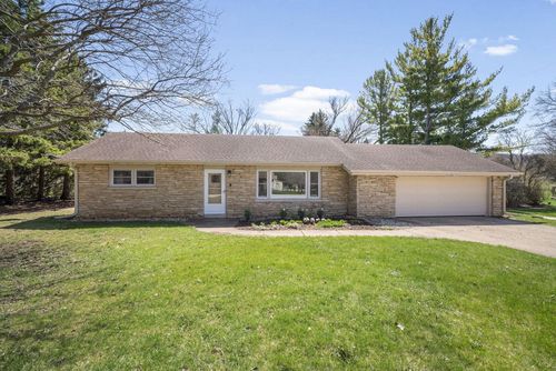 N69W21023 Pleasant Street, Menomonee Falls, WI, 53051 | Card Image