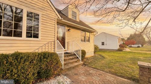 26 Doreen Rd, Hamilton, NJ, 08690-2008 | Card Image