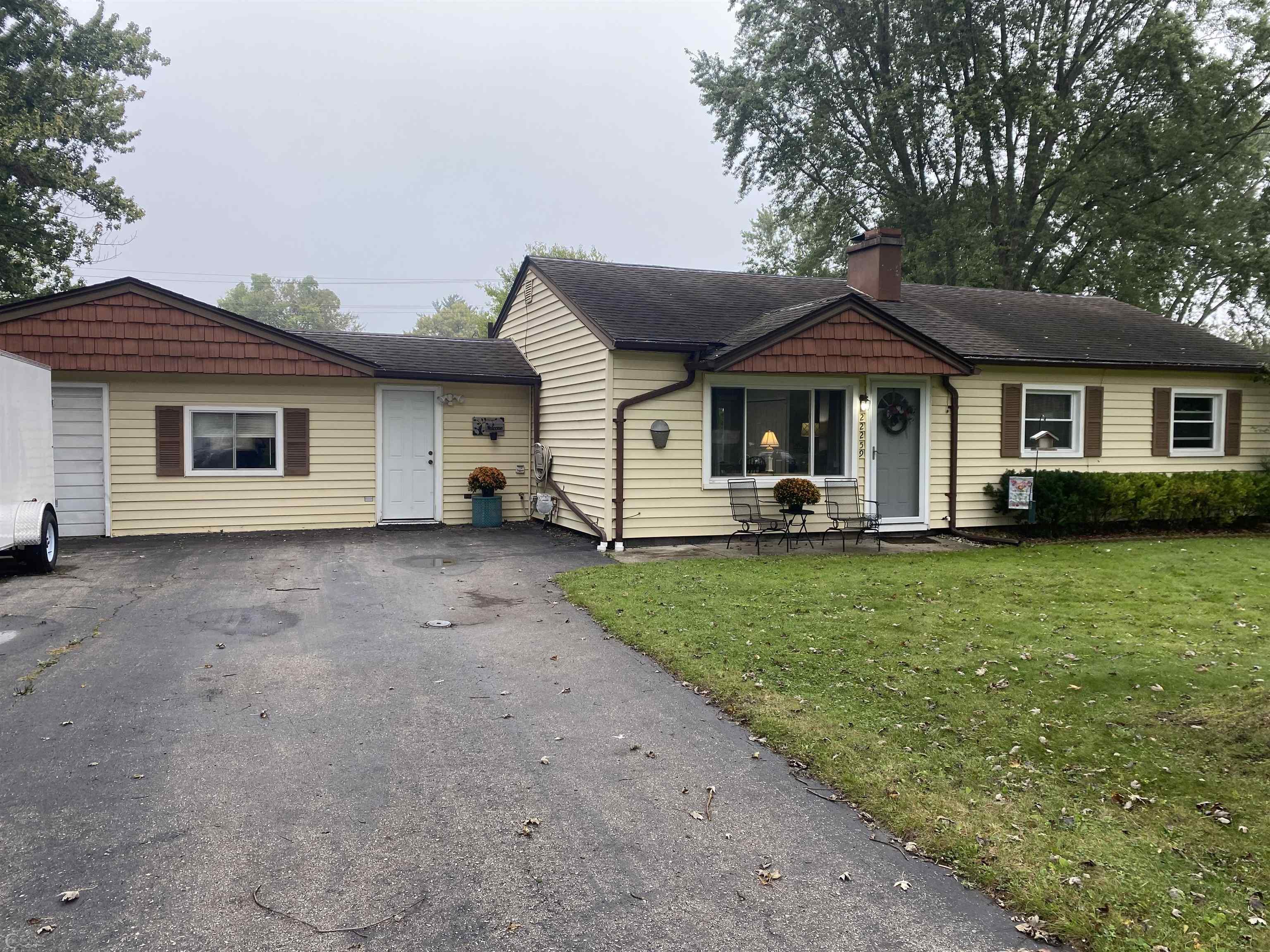 Remick Dr, Clinton Township, MI 48036