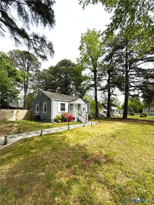 6108 Glenway Dr, Richmond, VA, 23225-4360 | Card Image