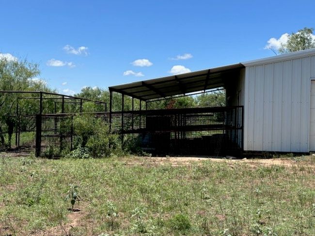 Loafing Sheds | Image 11