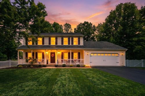 368 Arrowhead Ln, STUARTS DRAFT, VA, 24477-2960 | Card Image