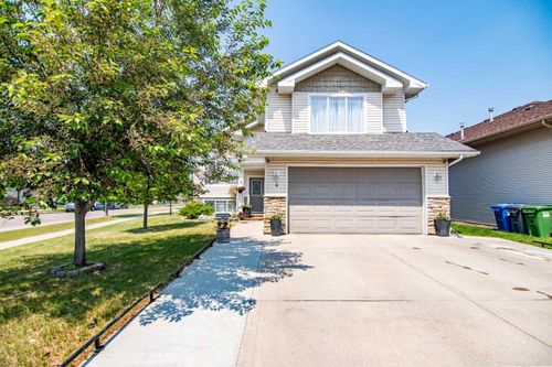 4 Isbister Close, Red Deer, AB, T4R0B8 | Card Image