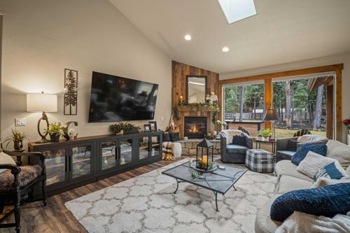 16927 Covina Rd, Bend, OR, 97707-2010 | Card Image