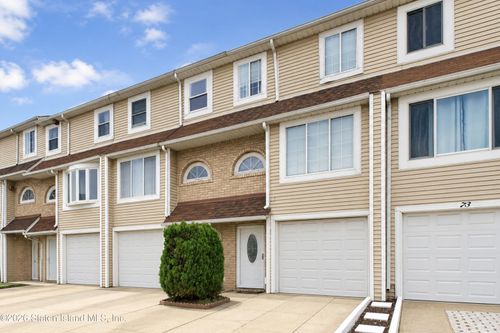 75 Francesca Ln, Staten Island, NY, 10303-2109 | Card Image