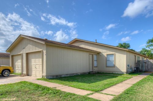 b-6906 Deep Cir, Austin, TX, 78744-5235 | Card Image