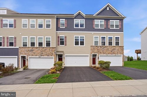 327 Dawson Pl, DOWNINGTOWN, PA, 19335-1468 | Card Image