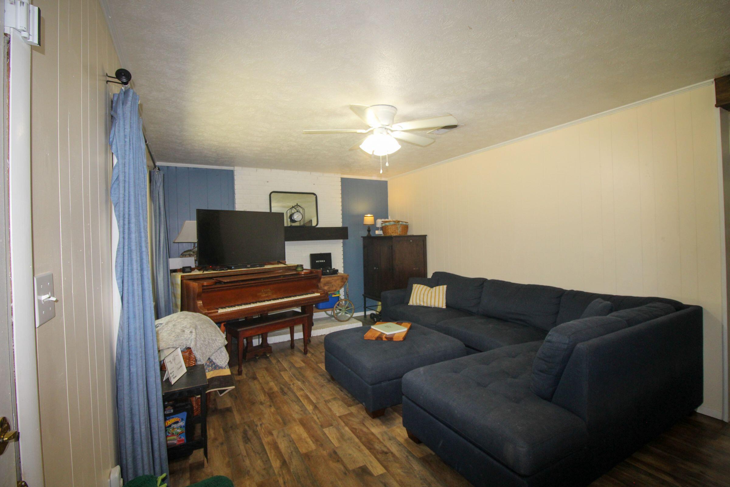 Residential in Bassfield 4