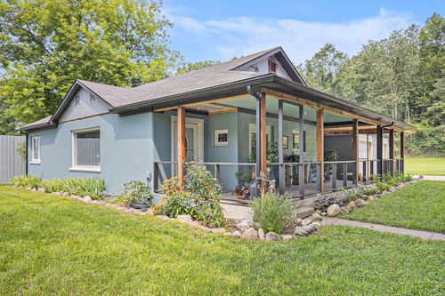 3834 Perrine Rd, Rives Junction, MI, 49277-9642 | Card Image