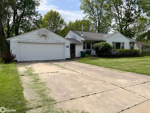 704 S Cromwell St, Fairfield, IA, 52556-3705 | Card Image