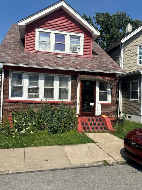2707 Van Buren Ave, Erie, PA, 16504-2832 | Card Image