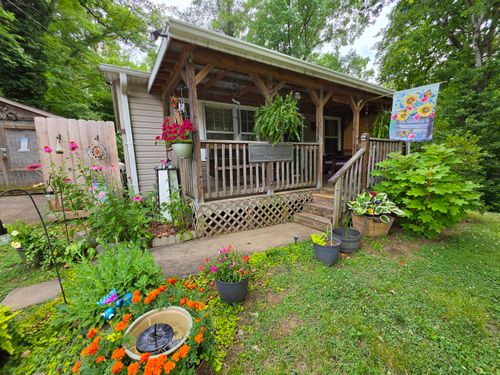 897 Southland Dr, Martinsville, VA, 24112-5929 | Card Image