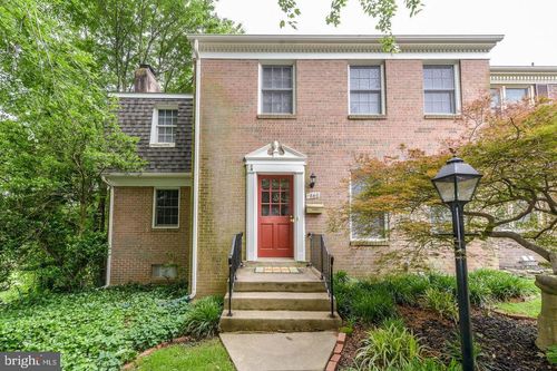 1860 Golf View Ct, RESTON, VA, 20190-4701 | Card Image