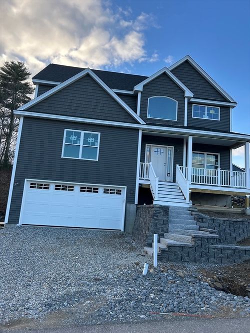 3-3 Mulligan Way, Kingston, NH, 03848-3670 | Card Image