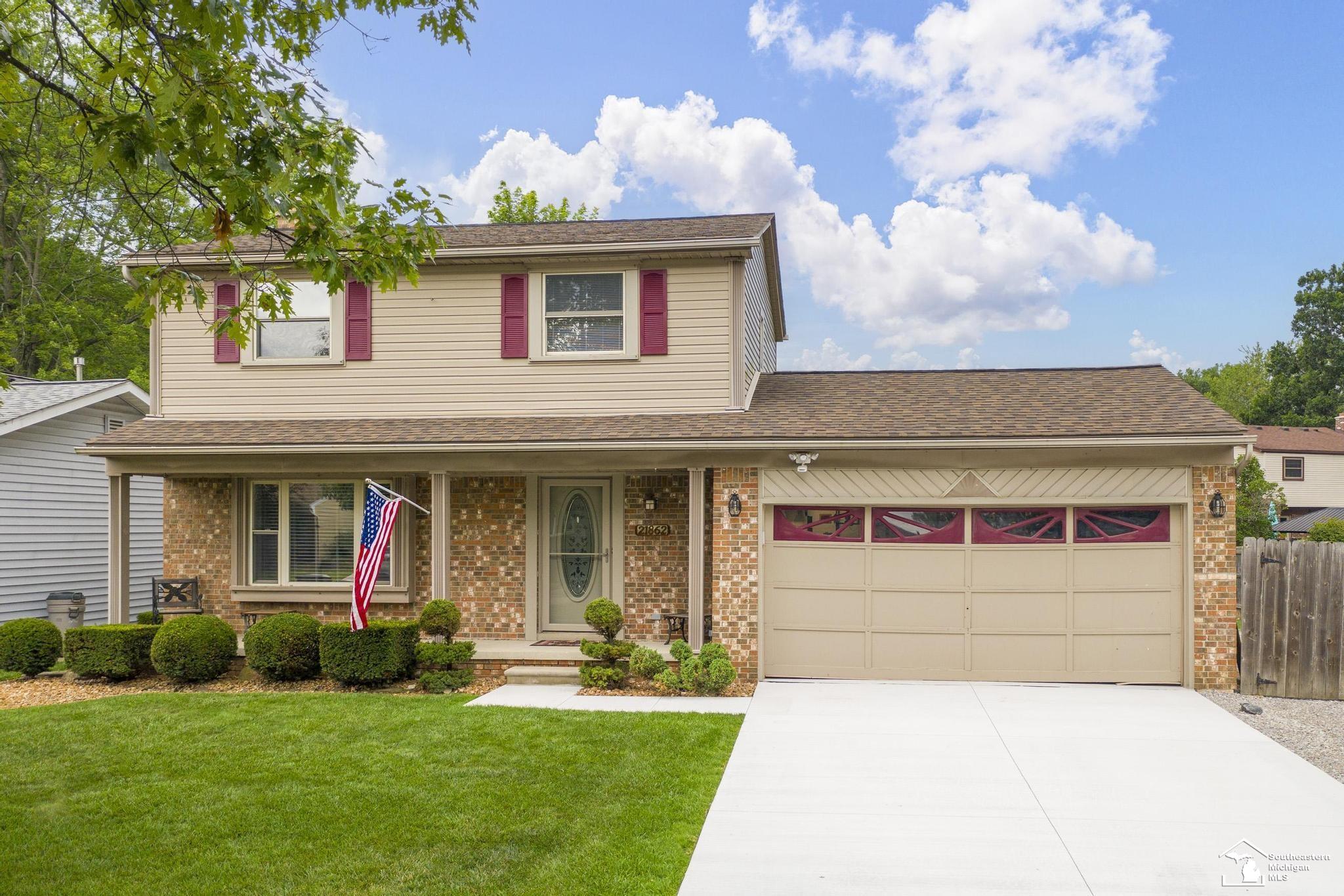Bellwood St, Woodhaven, MI 48183