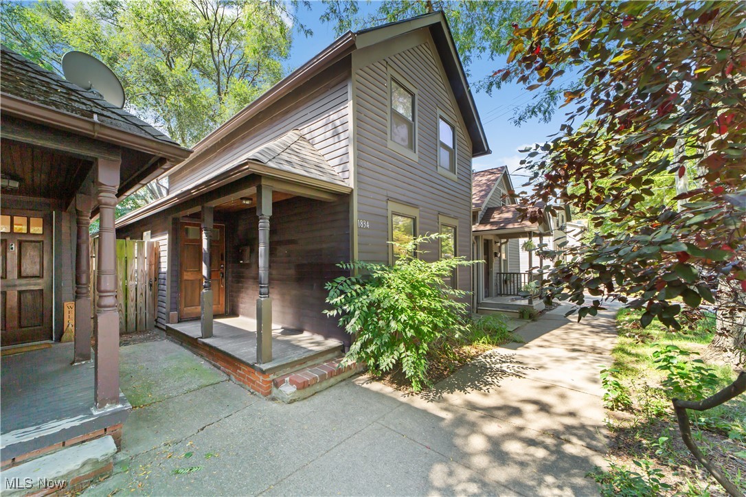 38th St, Cleveland, OH 44113