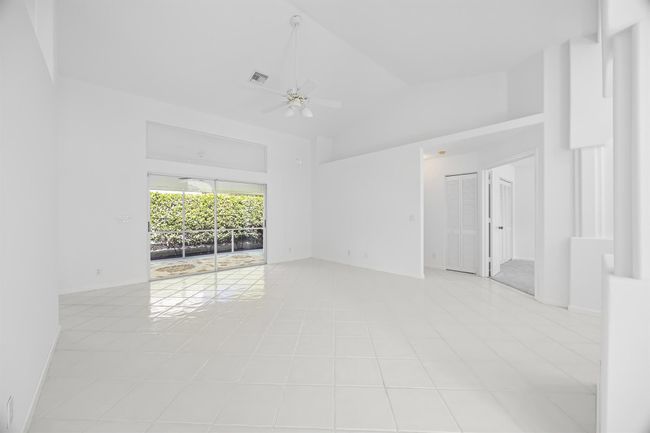 1040 Egret Circle Circle N, House other with 3 bedrooms, 2 bathrooms and null parking in Jupiter FL | Image 5