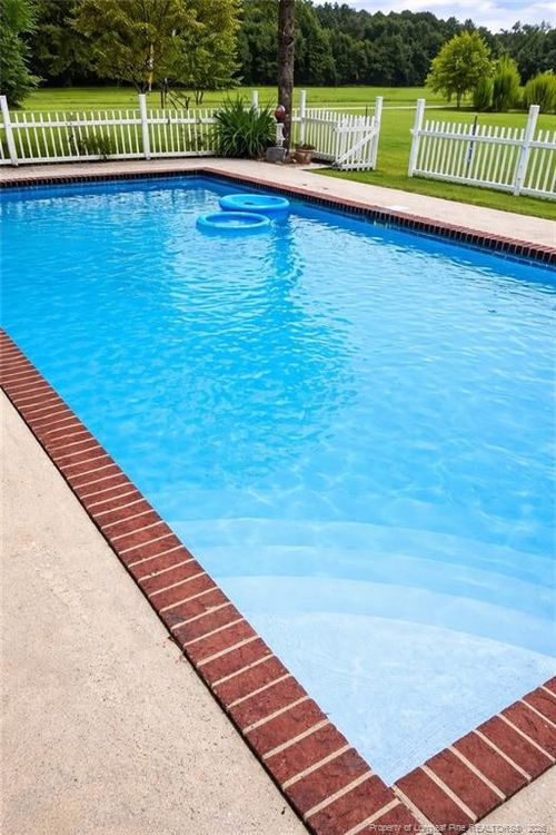 2001 Old Lumberton Rd, Whiteville, NC, 28472-5693 | Card Image