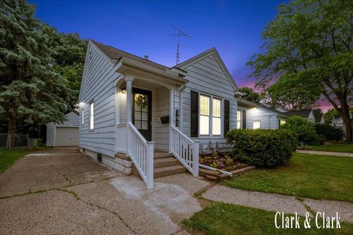 701 Pacific Ave, Lansing, MI, 48910-3273 | Card Image