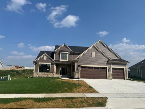 3809 White Oak Way, Waukesha, WI, 53188-2713 | Card Image