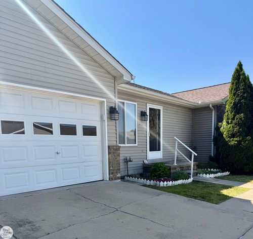 251 Huron Ln Street, Marine City, MI, 48039 | Card Image