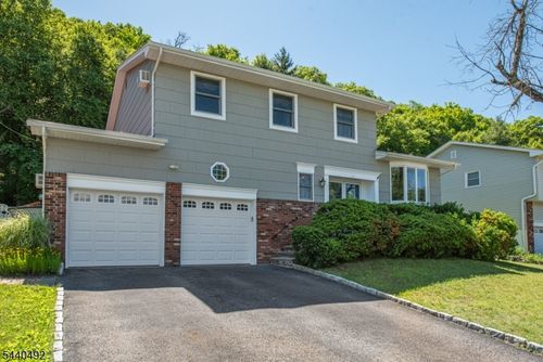 44 Molinari Dr, Wanaque, NJ, 07465-1106 | Card Image