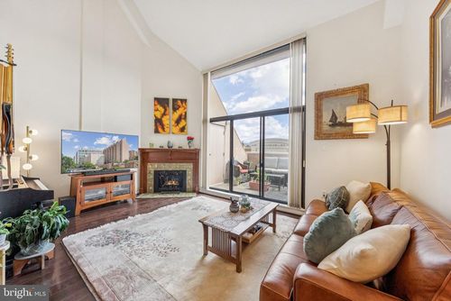 1810-1301 N Courthouse Rd, ARLINGTON, VA, 22201-2520 | Card Image