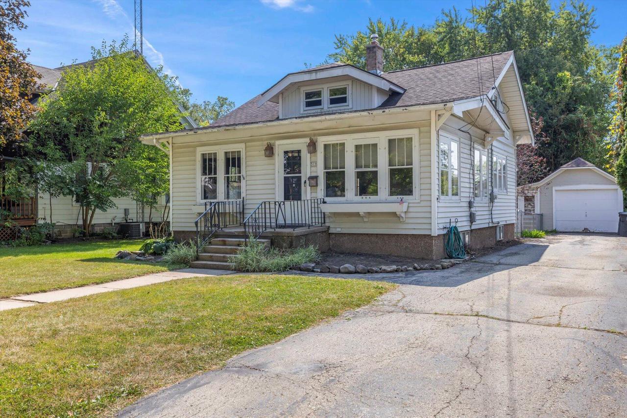 Main St, Waterford, WI 53185