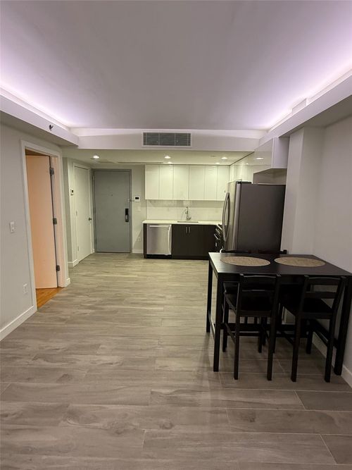 204n-158 Union Tpke, Fresh Meadows, NY, 11366-1080 | Card Image