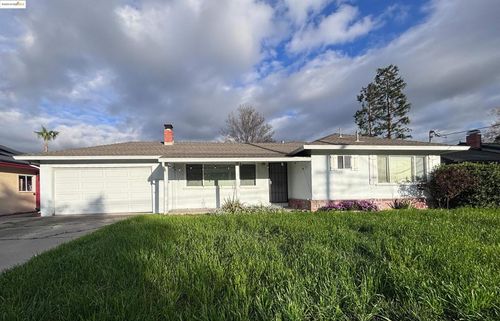 3242 Ida Dr, Concord, CA, 94519-2137 | Card Image
