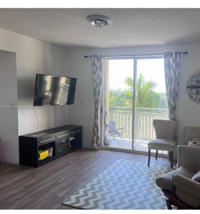 513 - 3500 Sw Coral Way, Condo with 2 bedrooms, 2 bathrooms and null parking in Miami FL | Image 1