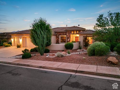 327 N 390 E, Ivins, UT, 84738-6669 | Card Image