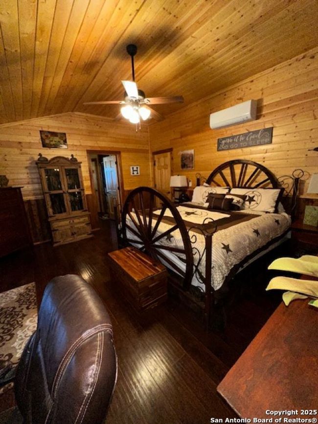 527 Sd 74100, Home with 3 bedrooms, 3 bathrooms and null parking in Rocksprings TX | Image 22