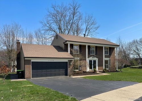 1132 Hemlock Dr, Rochester, MI, 48307-1039 | Card Image