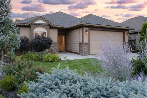 21302 Ne Brooklyn Ct, Bend, OR, 97701-7289 | Card Image