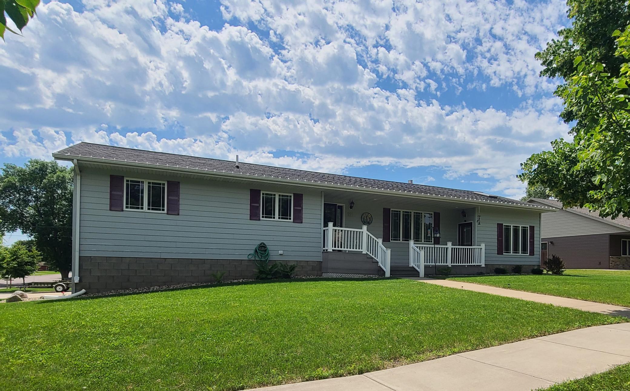 Custer Ave, Canby, MN 56220