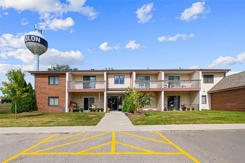 apt-12-730 S Market St, Solon, IA, 52333-8800 | Card Image