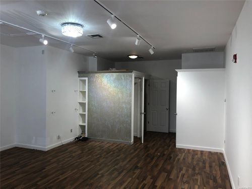 240 Main St, East Setauket, NY, 11733-2851 | Card Image