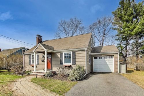 22 Irving St, Reading, MA, 01867-1344 | Card Image