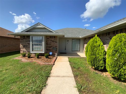 9909 Railroad, Midwest City, OK, 73130-7415 | Card Image