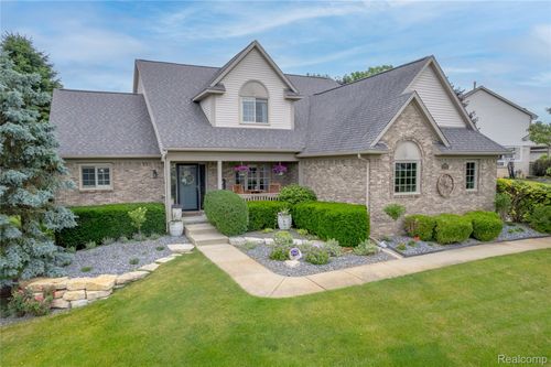 9154 Rotondo Dr, Howell, MI, 48855-7131 | Card Image