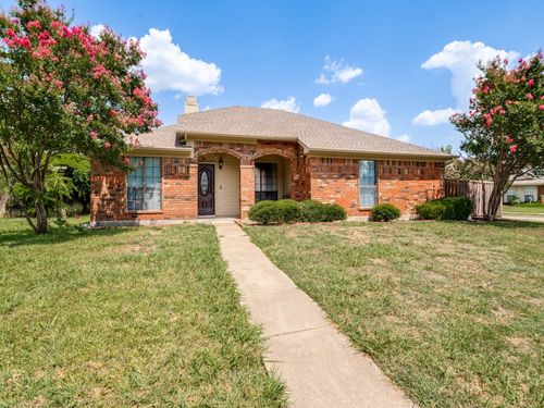 3000 Presidio Cir, Carrollton, TX, 75007-5077 | Card Image