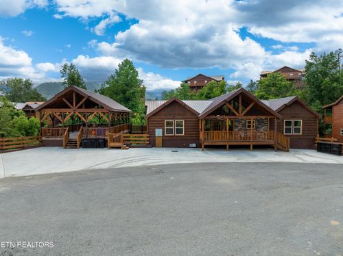 880 Bethlehem Way, Sevierville, TN, 37876 | Card Image